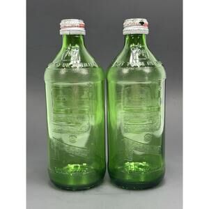 2 Vintage Embossed Green 7UP 16oz Soda Bottle Sideways Logo Aluminum Caps‎ 70s
